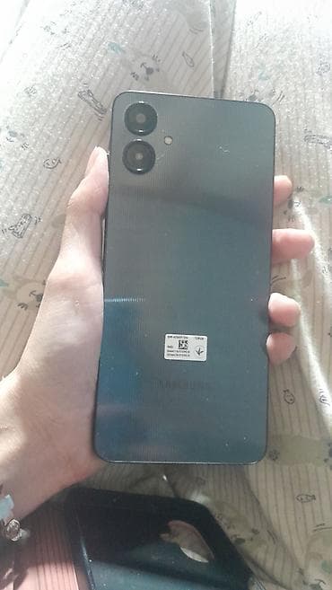 Samsung a06 
Ispravan 
Ima i račun kupljen pre godinu dana