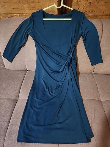 Haljine: Elegantna midi haljina u petrolej (teal) boji - Kvadratni izrez koji — 2