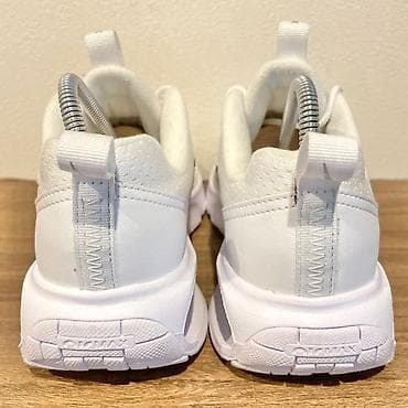 nike crne duboke patike: NIKE AIR MAX, original, perfektno stanje. Duzina unutrasnjeg gazista24 — 8