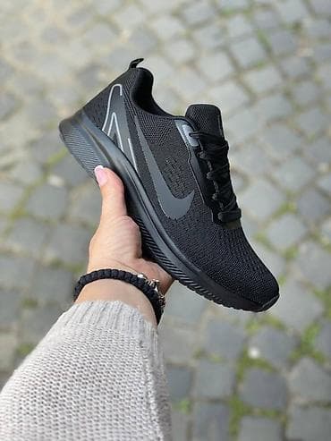 metro bele patike: Nike zoom.
Brojevi 41 do 46.
Cena 2900 dinara — 4