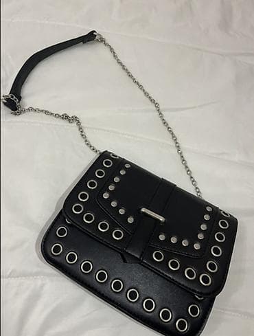 pandorini privesci za narukvice: Crna torbica sa lancem i metalnim nitnama - Materijal: veštačka koža — 1