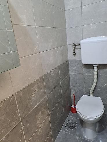 Office Furniture: Zemun, Nova Galenika, izdajem sobu za studenta ili zaposlenu osobu. U — 5