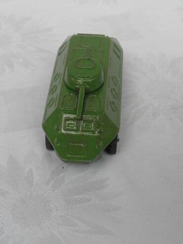 test iz istorije za 5 razred sa resenjima: SSSR vojni transporter 11,5 cm, prefarban — 2