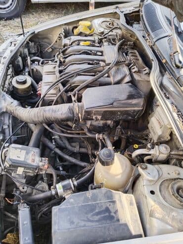 sigurnosni pojasevi za auto cena: U Nišu prodajem delove za Reno Megan 1,6. 16v.2002 godište.Leva,desna — 2