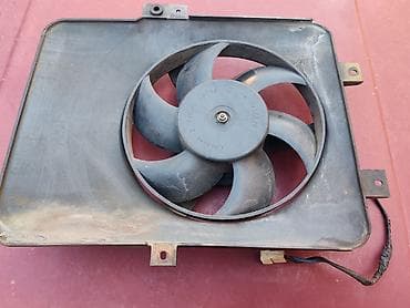 polovni delovi za pezo 307 cacak: Ventilator hladnjaka Lada 112 sa postoljem broj 3. Polovani — 9