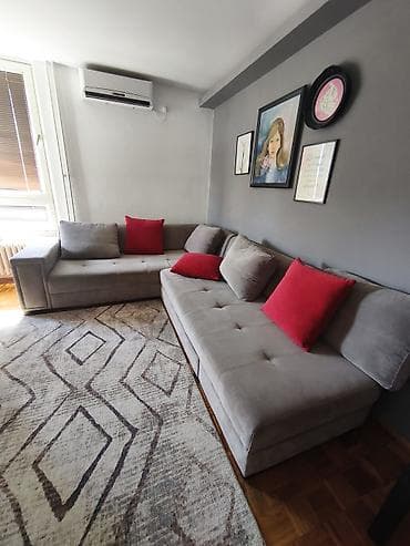 prodajem komodu: Velika ugaona garnitura ispod cene!Na prodaju ugaona garnitura (desni — 1