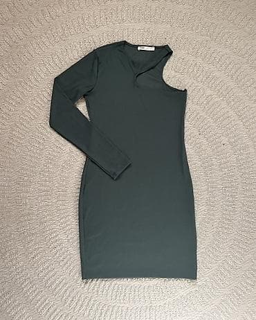 Skafanderi: Pull&Bear haljina – asimetrični kroj - Model: uska mini haljina — 2