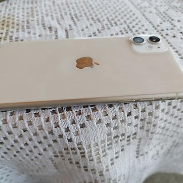 sporet sa dve rerne: Apple iPhone 11 – 128 Gb, bele boje, 77% baterija. Telefon u odličnom — 4
