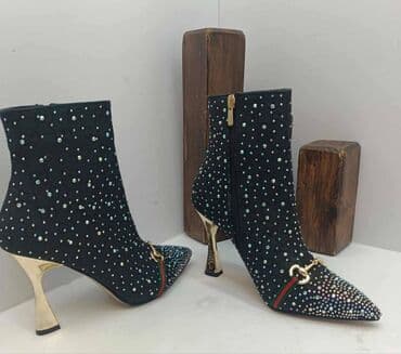 Aksesoari: 36 do 41.Cena 8.000 din — 3