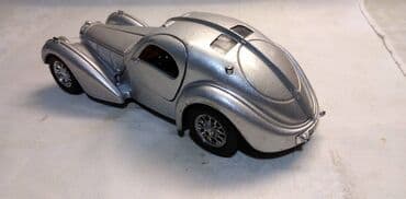 mali dukat franc jozef: Burago Bugatti Atlantic 1936 silver 1:24 ocuvan,sva 4 tocka — 4