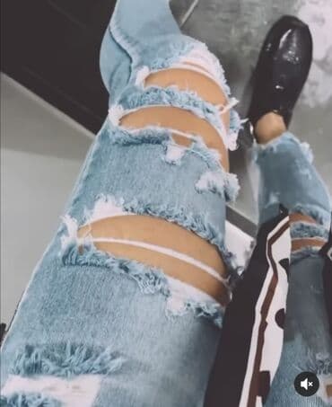 pocepane pantalone: Farmerice Uvoz Francuska
Extra model
Vel 26
Sa dosta elastina — 1
