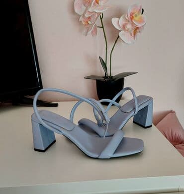 nike react zenske patike: Sandals, Bershka, 36 — 1