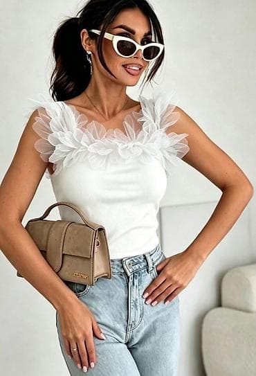 heklane majice pinterest: Majica bez rukava sa 3D cvetovima od tila. Bogate 3D cvetne aplikacije — 2