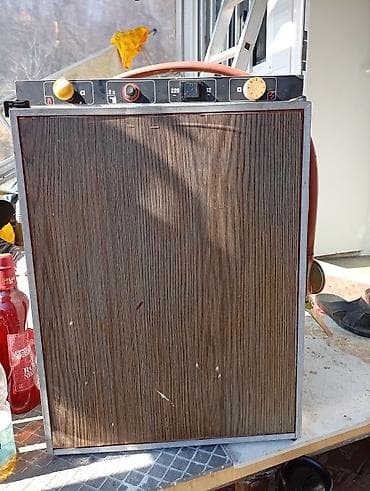 Apsorpcioni frižider za kamp prikolicu/kombi – trostruko napajanje -