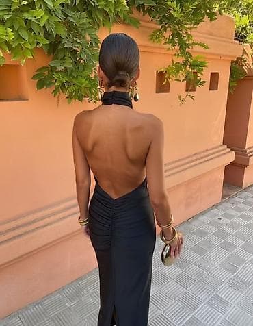 Haljine: 🔥Elegantna večernja haljina – model sa otvorenim leđima
✅2600 din — 8