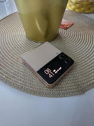 Mobilni telefoni: Samsung Galaxy Z Flip (serija Z Flip, zlatno/roze nijansa) - — 2