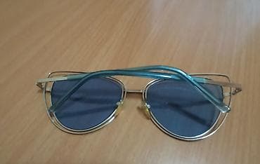 Zenske naocare cat 2 Uv 400 prelepe plave boje. Made in ItalyJedne