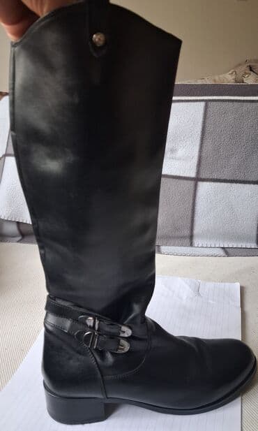 Personal Items: High boots, 40 — 2
