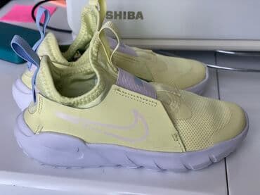 tin patike: Nike flex patike br 30 (18,5 cm)

Obuvene jednom na kratko kao nove — 1