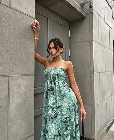 odeca mona: Letnja maxi haljina bez bretela sa cvetnim printom
2150 din — 8