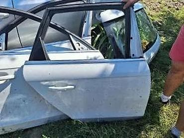 ogledalo rs: AUDI A4 B8,5 2014 ZADNJA LEVA I DESNA VRATA | audi  a3 a4 a5 a6 a7 — 1