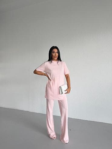 deadpool odelo: 🔥Vasi omiljeni kompleti 🔥Ponovo u prodaji od petka 🔝2800 din — 2