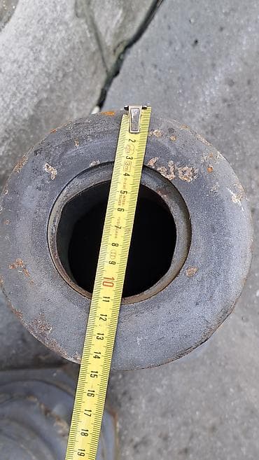 Maintenance devices: Postolja za lampion ili pocetak stepenica itd.   od livenog gvozdja — 6