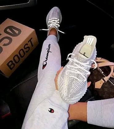 lee cooper patike: Yezzy
Cena: 3999
Din
Brojevi: 36-46
PS✨ — 2