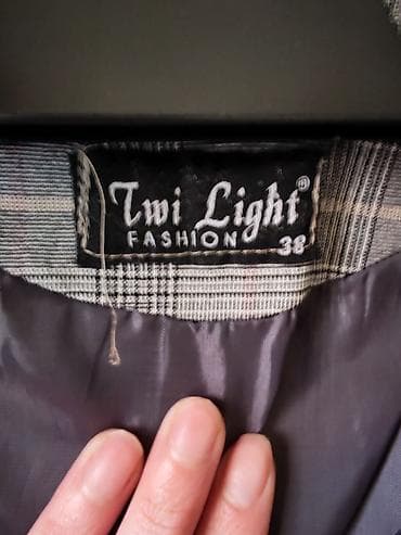 Ženska obuća: Ženski sako Twi Light Fashion, veličina 38. - Kroj: strukiran, kraći — 2