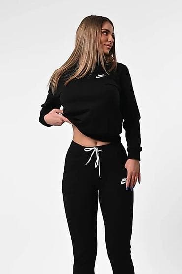 pacoti patike: Ženski Nike komplet trenerke – gornji deo i donji deo u crnoj boji - — 4