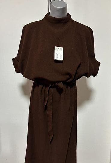 Men's Clothing: Pletena haljina u čokoladno braon boji - Kroj: ravna silueta sa — 1