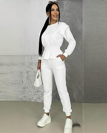 helanke za odrasle: Top komplet- trenerka za žene – bluza i donji deo
3200din
S M L — 1