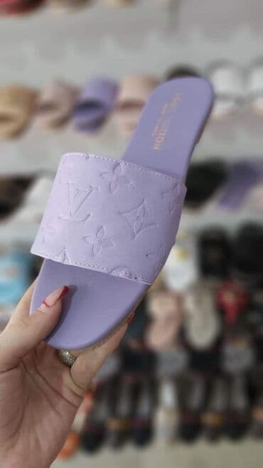 hugo papuce zenske: 36 - 40
2000 — 5