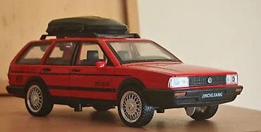 polovne igrice: Metalni maketa automobil – Volkswagen Santana karavan sa krovnim — 1