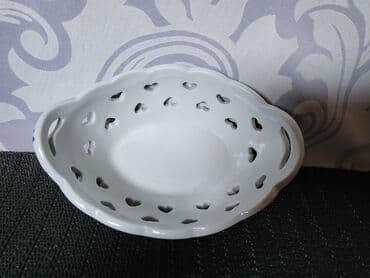 porcelanske solje za caj: Porcelanska nova,vintaz korpica. Korpica bez ostecenja,sve na njoj — 7