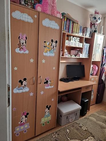 majice na bretele za devojcice: Dečija sobna garnitura – ormar + radni sto sa policama i dodatnim — 1