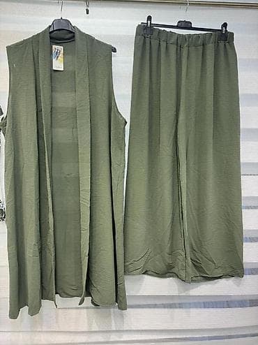 straus pantalone: Komplet, kardigan i pantalone
Cena 2400
Vel. do 4xl
V18 — 8