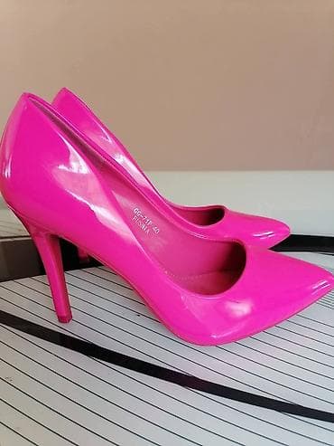 Sandals: Lakovane salonke u jarkoj pink/nefuksija boji. - Materijal: sjajna — 1