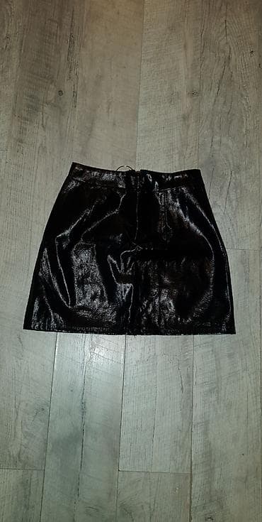 Suknjica lakovana sa rajfislusem celom duzinom.
700 NOVO AKCIJA