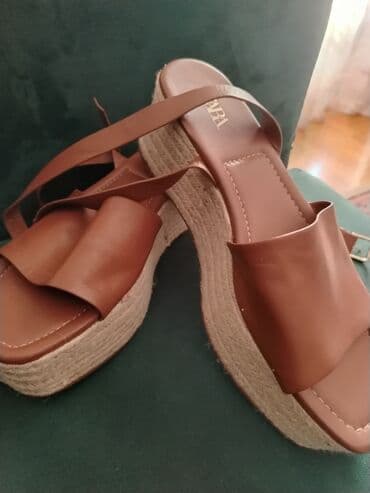 Ugg obuća: Sandale, Zara, 39 — 1