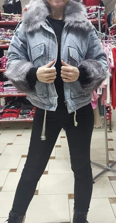 zimske jakne zenske: 4700 din
S. M. L — 1