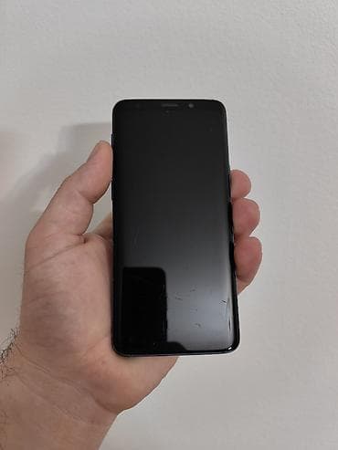 prodajem samsung: Samsung S9 otključan za sve mreže, sa 4/64gb memorije. Na ekranu — 1
