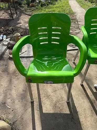 dvosed za decu: Plastične stolice sa naslonima i rukonaslonima, pogodne za dvorište — 2