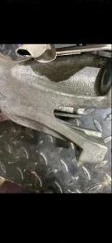 suv vozila: AUDI A6 ULTRA NOSAC STOPA MOTORA 4G0199308AE 8K0199307BJ | audi vw — 5