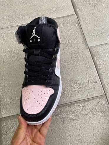 patike esprit: 36-46
3200 L — 4