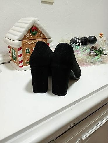 gucci obuca: Crne ženske salonke - Model: klasične salonke sa špicastim vrhom - — 2