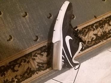 Nike patike za trčanje – crno‑bele - Model sa velikom Air jedinicom u na lalafo.rs Nike patike za trčanje – crno‑bele - Model sa velikom Air jedinicom u