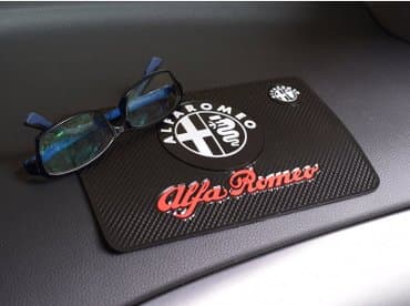 Tuning oprema: Neklizajuća podloga ALFA ROMEO ALFA ROMEO gumena neklizajuća podloga — 2