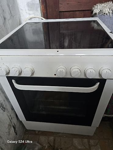 Video igre i konzole: Električni šporet sa keramičkom pločom - Ploča za kuvanje: 4 grejne — 3