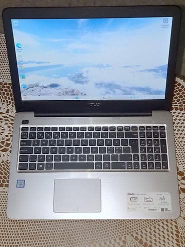 Prodajem ispravan,malo koristen laptop, ASUS VIVOBOOK R558U,panel 15.6